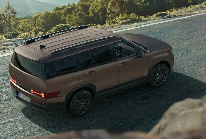 Hyundai Santa Fe 7 személyes SUV céges tartós bérlet egyedi konfigurációval