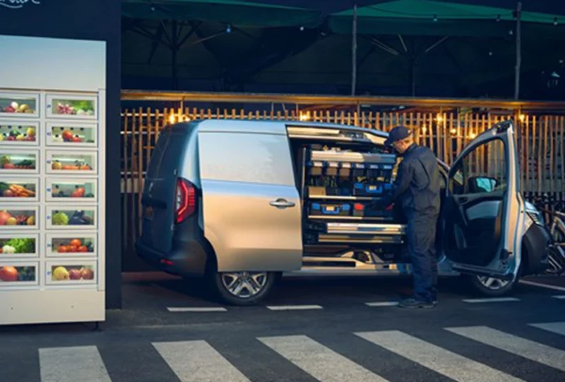 Renault Kangoo céges kishaszongépjármű hosszútávú bérlésre