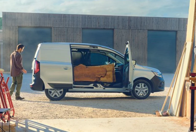 Renault Kangoo céges kishaszongépjármű hosszútávú bérlésre