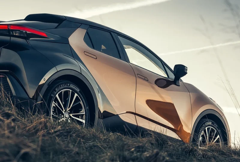 Toyota C-HR céges autóbérlés hosszútávra
