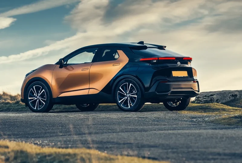 Toyota C-HR céges autóbérlés hosszútávra