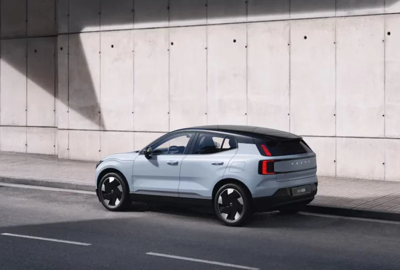 Volvo EX30 céges autóbérlés hosszútávra, elektromos