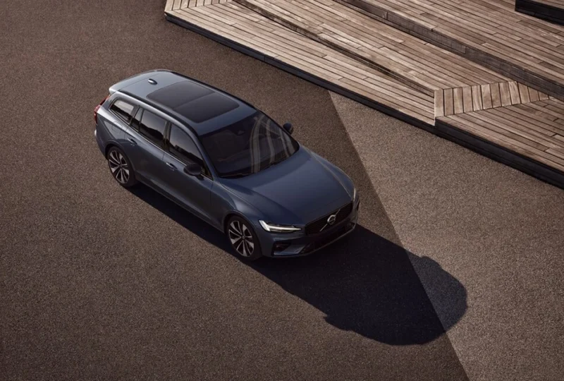 Volvo V60 céges operatív lízing egyedi konfigurációval